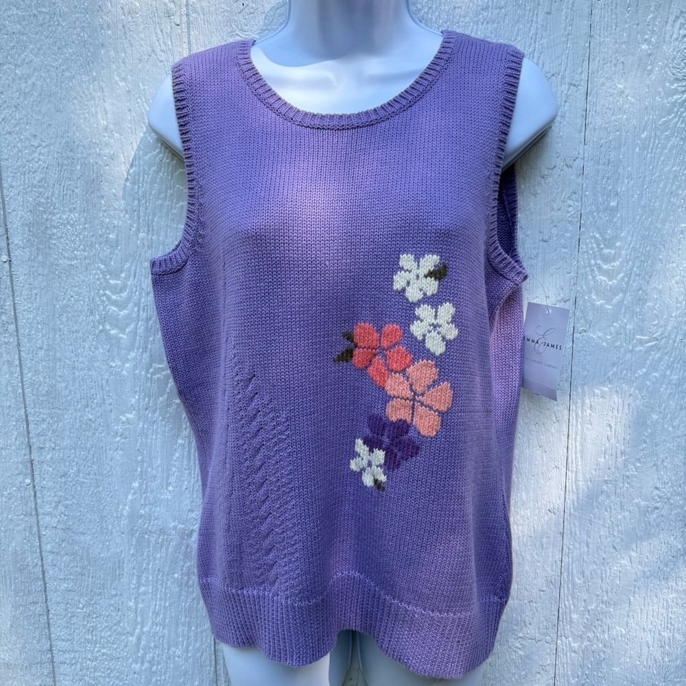 NWT Liz Claiborne Emma James Vintage Purple Flowers Sleeveless Sweater Vest M